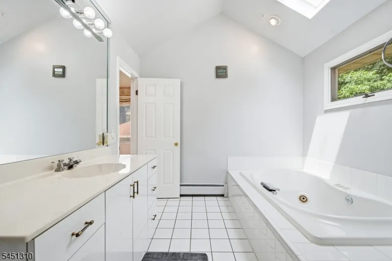37 Continental Rd Parsippany-Troy Hills, NJ 07950