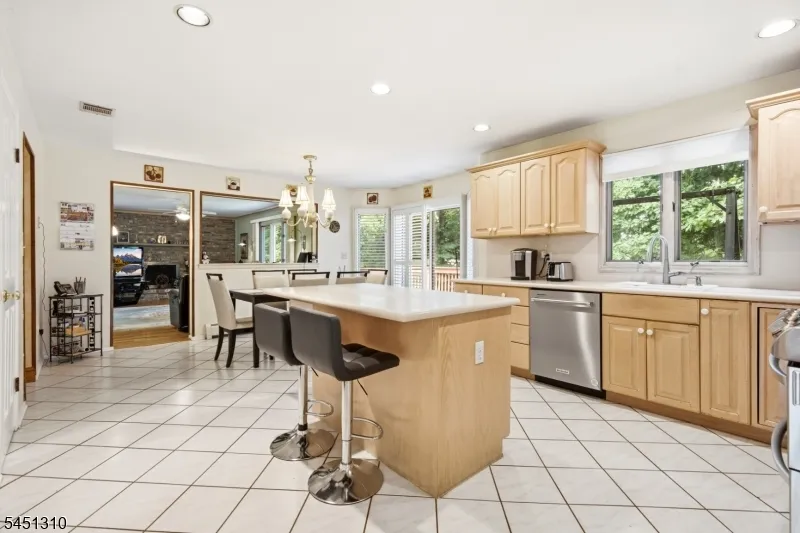37 Continental Rd Parsippany-Troy Hills, NJ 07950
