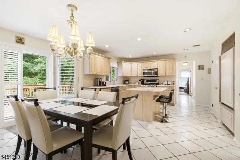37 Continental Rd Parsippany-Troy Hills, NJ 07950