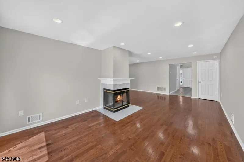1004 Bayley Ct Bridgewater, NJ 08807