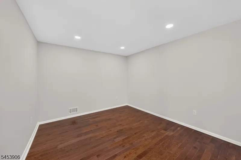 1004 Bayley Ct Bridgewater, NJ 08807