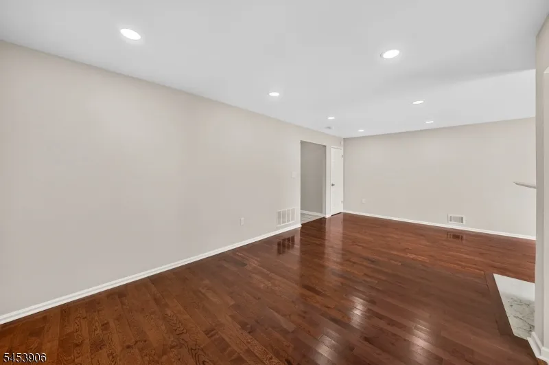 1004 Bayley Ct Bridgewater, NJ 08807