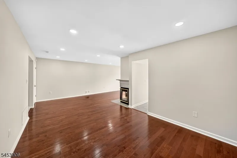 1004 Bayley Ct Bridgewater, NJ 08807