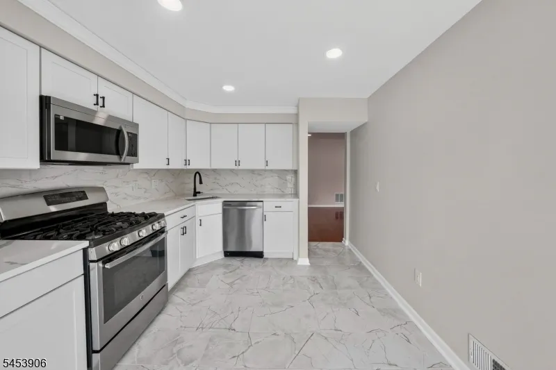 1004 Bayley Ct Bridgewater, NJ 08807