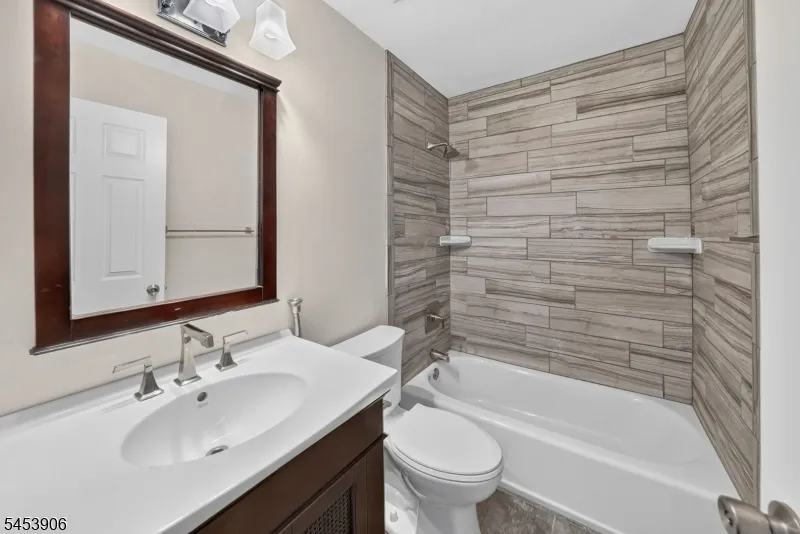 1004 Bayley Ct Bridgewater, NJ 08807