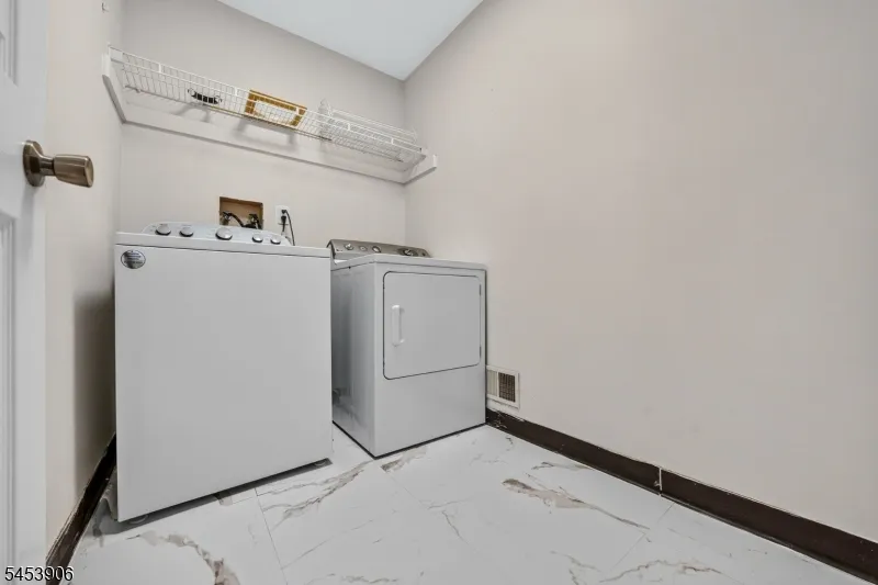 1004 Bayley Ct Bridgewater, NJ 08807