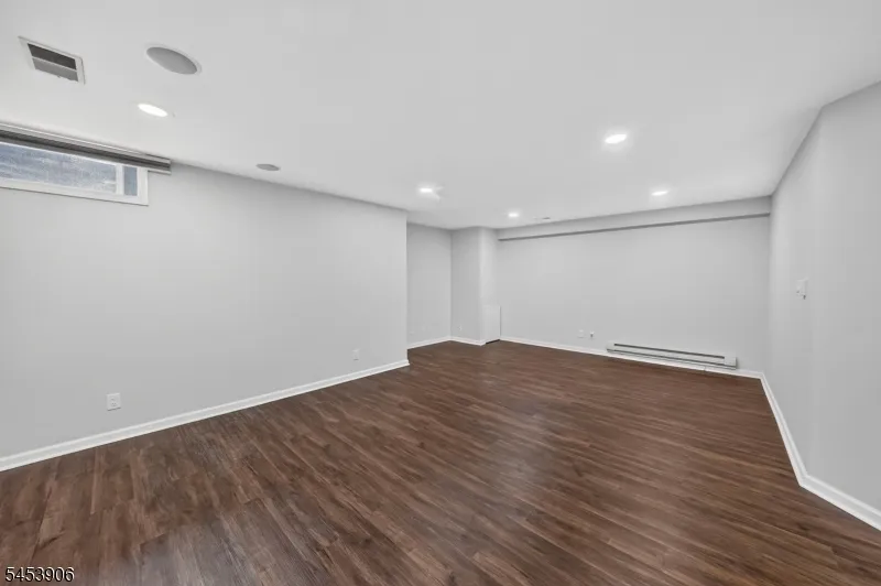1004 Bayley Ct Bridgewater, NJ 08807