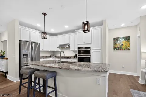 1 Vanderbilt Blvd #303 Unit 303
