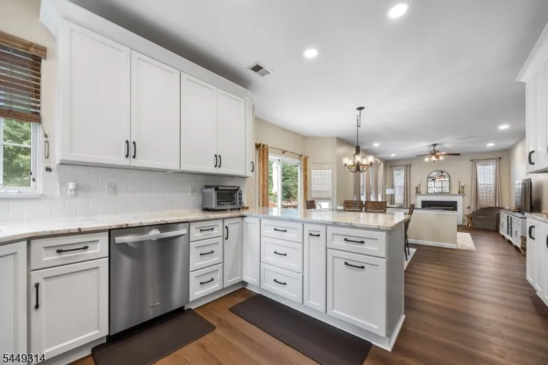 208 Yvonne Way Greenwich, NJ 08886