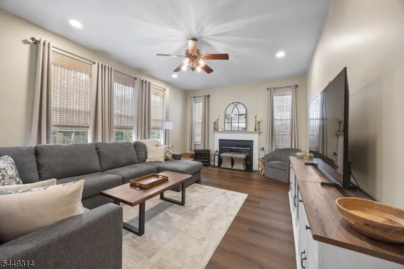 208 Yvonne Way Greenwich, NJ 08886