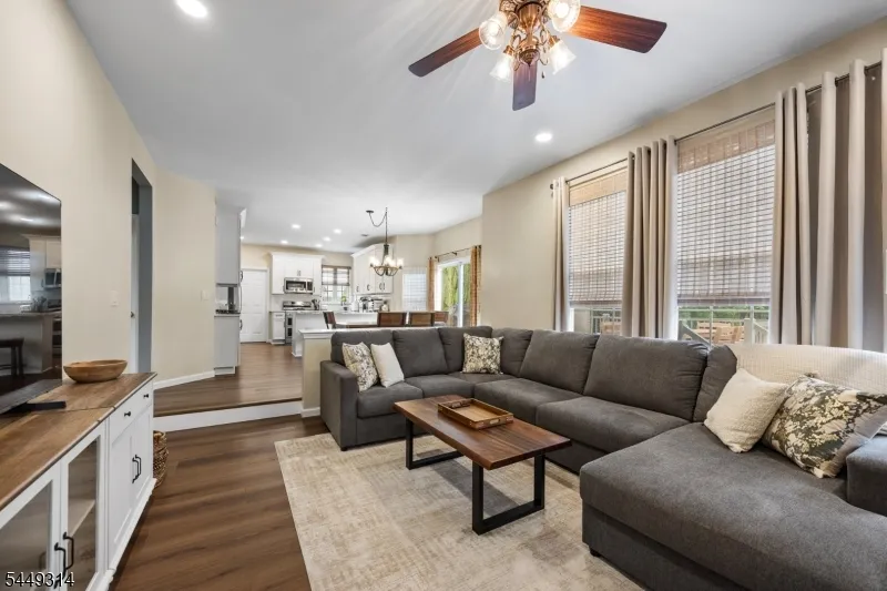 208 Yvonne Way Greenwich, NJ 08886