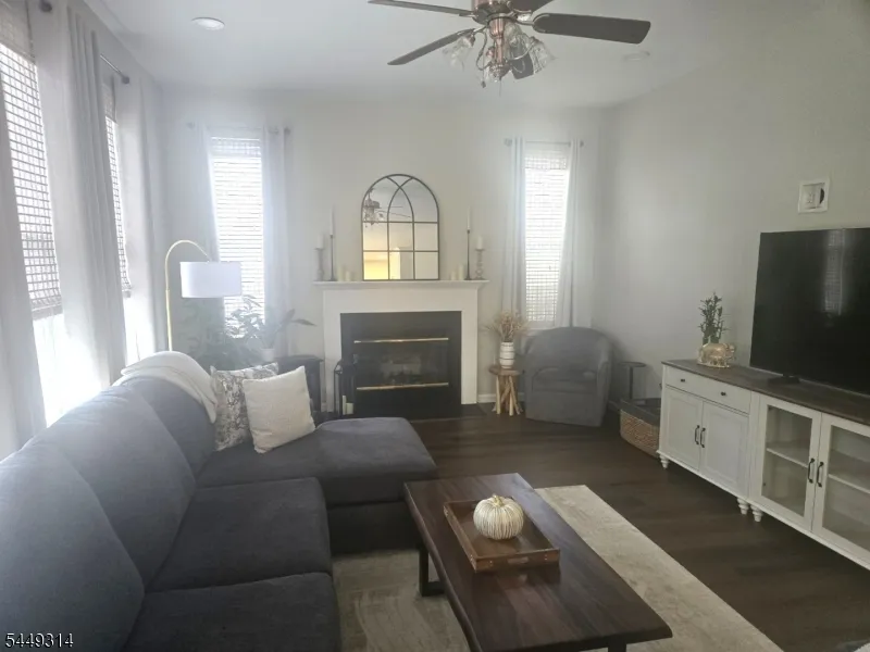 208 Yvonne Way Greenwich, NJ 08886
