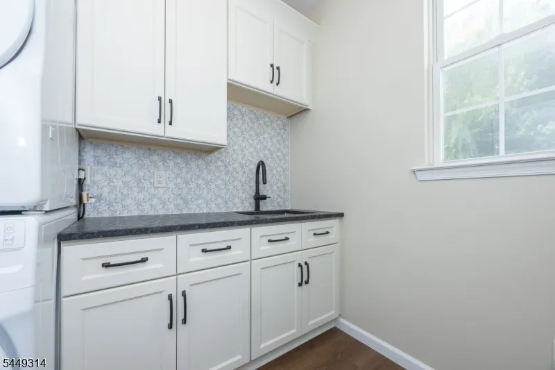 208 Yvonne Way Greenwich, NJ 08886