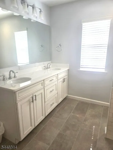 208 Yvonne Way Greenwich, NJ 08886