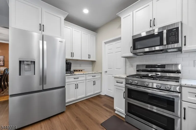 208 Yvonne Way Greenwich, NJ 08886