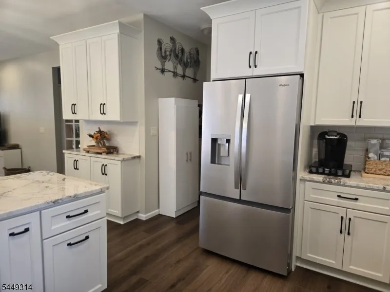 208 Yvonne Way Greenwich, NJ 08886