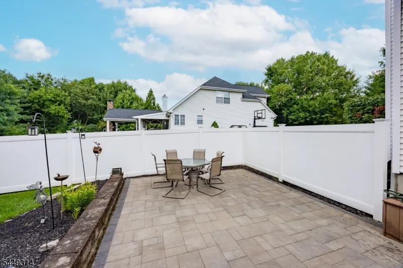 208 Yvonne Way Greenwich, NJ 08886