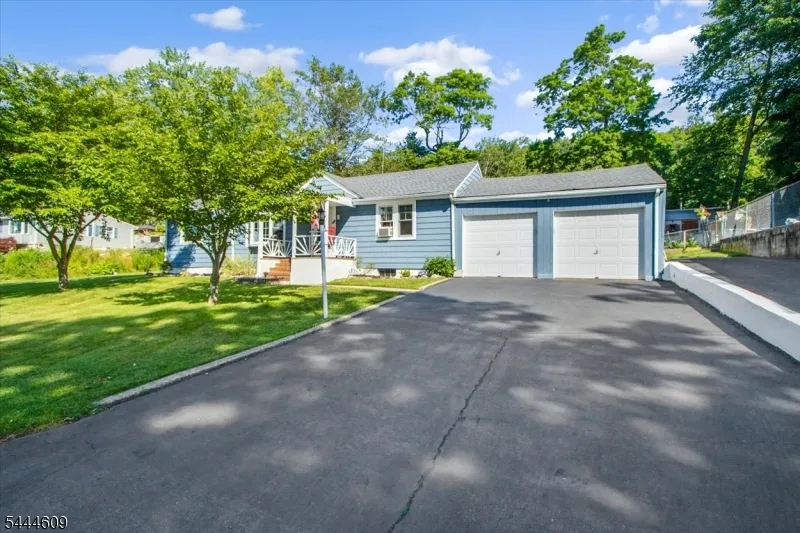 54 Oslo Dr Rockaway, NJ 07866