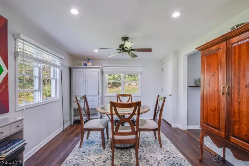 54 Oslo Dr Rockaway, NJ 07866
