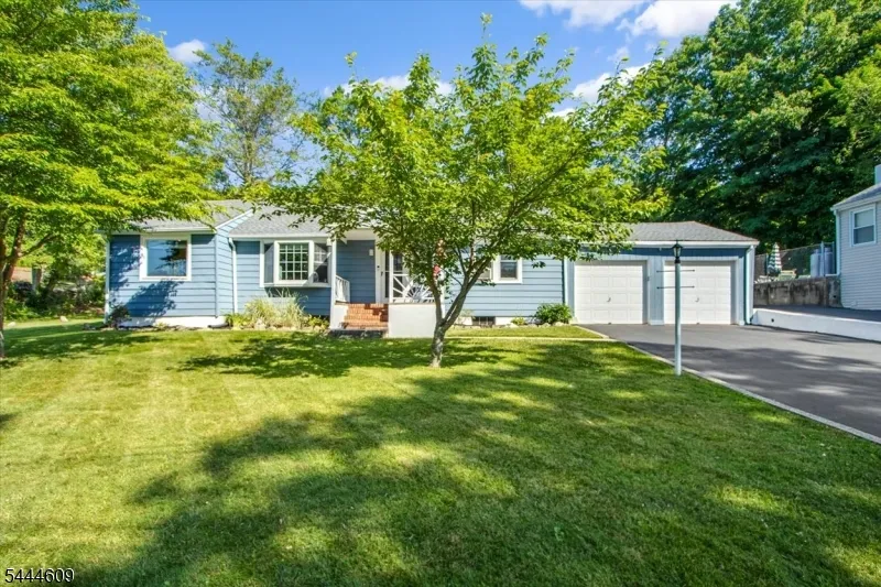 54 Oslo Dr Rockaway, NJ 07866
