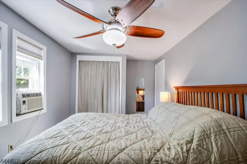 54 Oslo Dr Rockaway, NJ 07866
