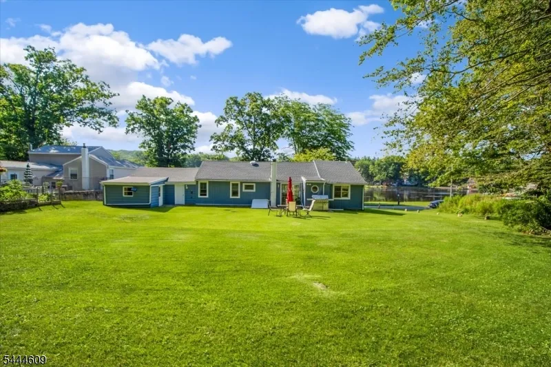 54 Oslo Dr Rockaway, NJ 07866