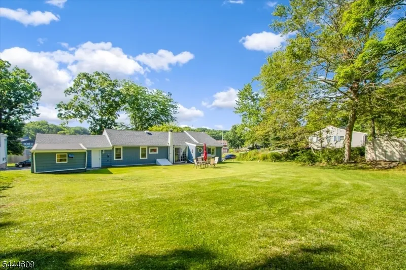 54 Oslo Dr Rockaway, NJ 07866