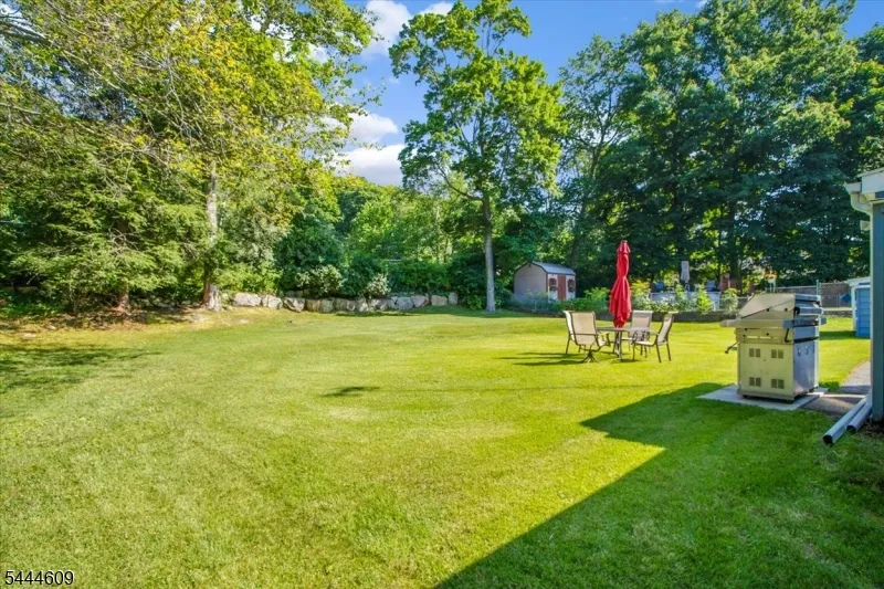 54 Oslo Dr Rockaway, NJ 07866