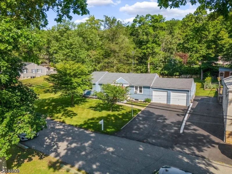 54 Oslo Dr Rockaway, NJ 07866