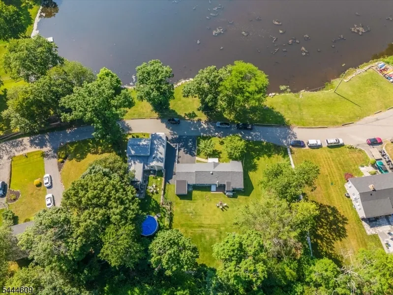 54 Oslo Dr Rockaway, NJ 07866
