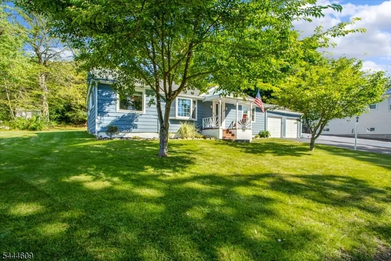 54 Oslo Dr Rockaway, NJ 07866