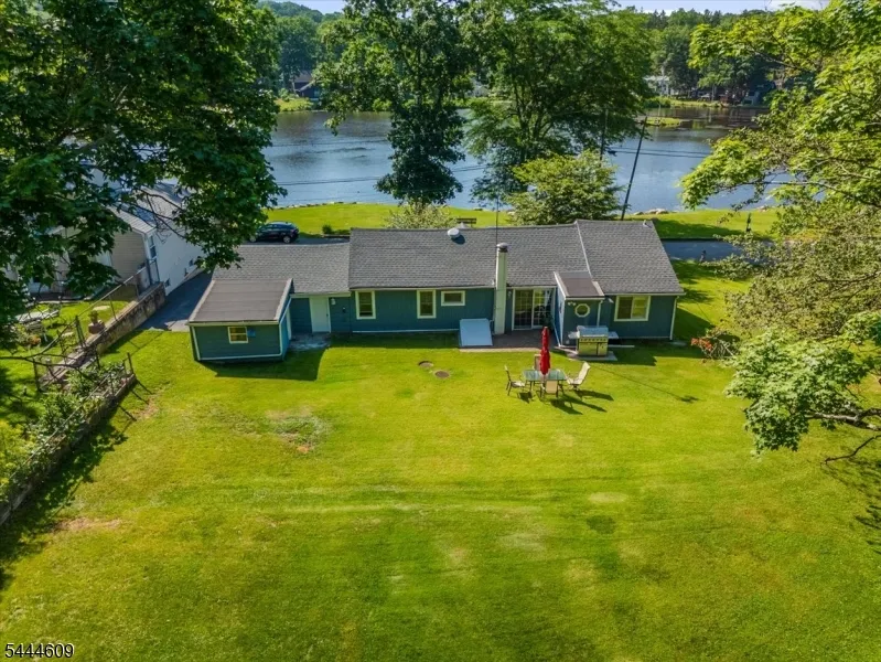 54 Oslo Dr Rockaway, NJ 07866
