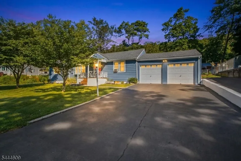 54 Oslo Dr Rockaway, NJ 07866