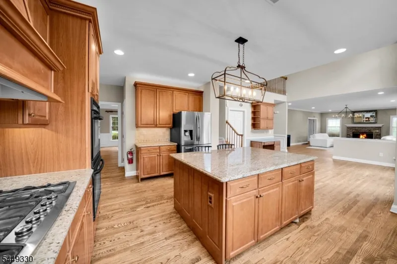 4 Middlesworth Farm Rd Washington, NJ 07853