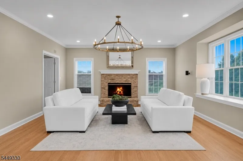 4 Middlesworth Farm Rd Washington, NJ 07853