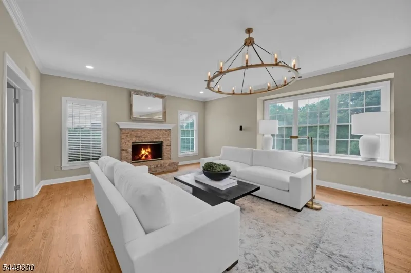 4 Middlesworth Farm Rd Washington, NJ 07853