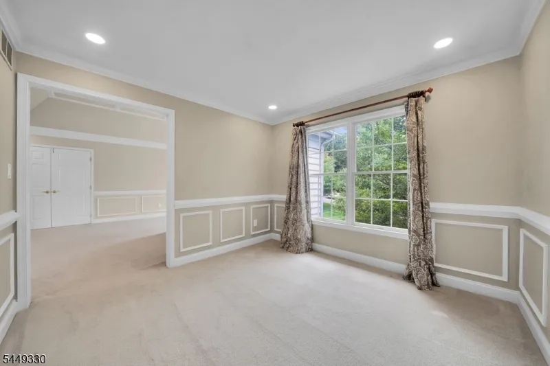 4 Middlesworth Farm Rd Washington, NJ 07853