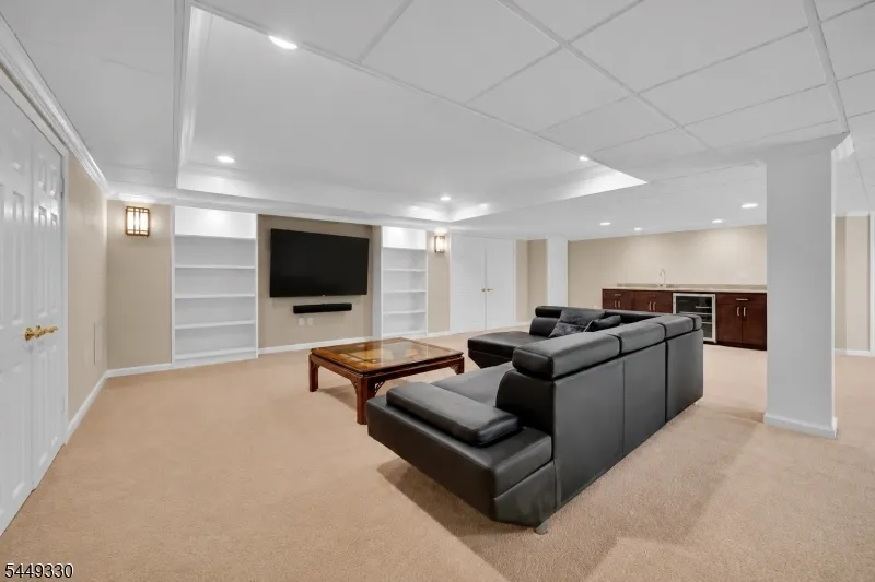 4 Middlesworth Farm Rd Washington, NJ 07853