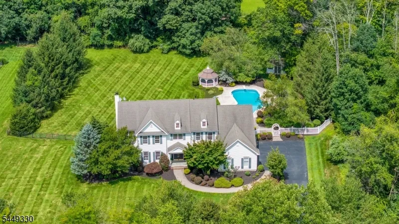 4 Middlesworth Farm Rd Washington, NJ 07853