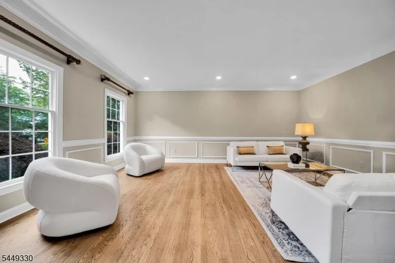 4 Middlesworth Farm Rd Washington, NJ 07853