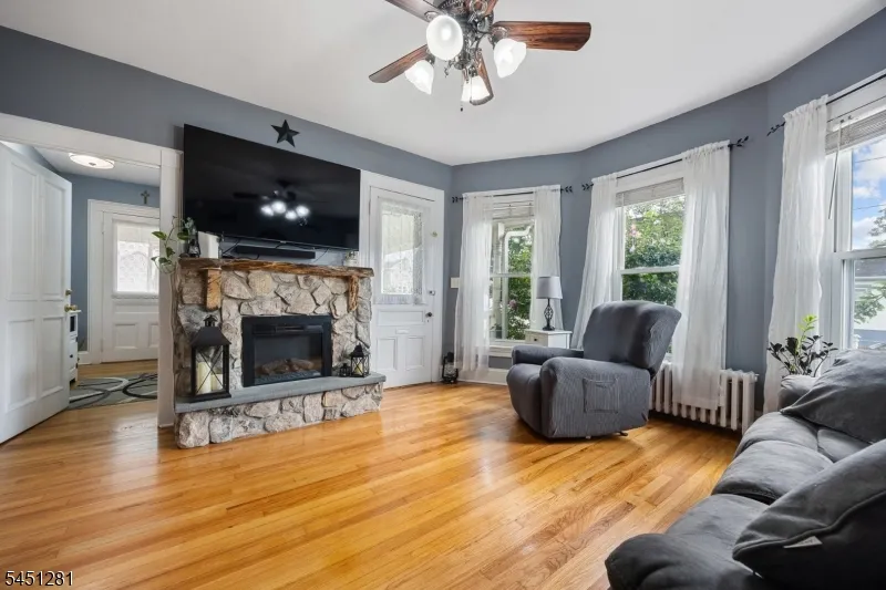 21 N Lincoln Ave Washington, NJ 07882
