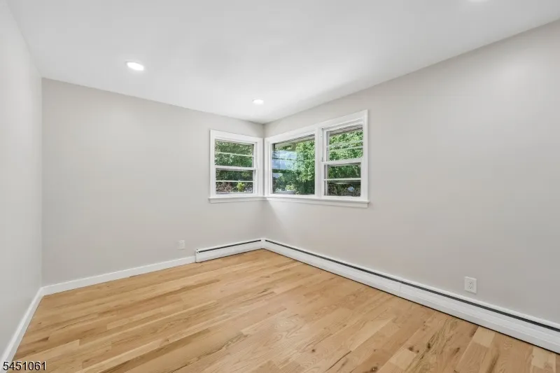33 Lotz Ave North Haledon, NJ 07508