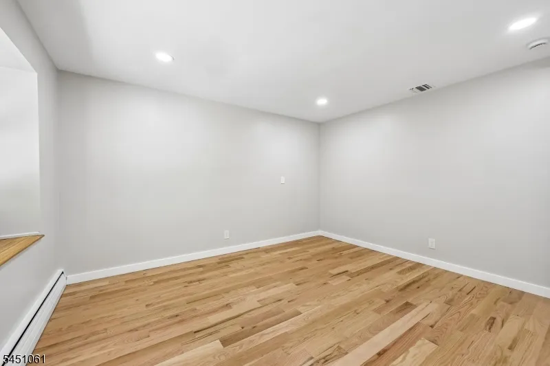 33 Lotz Ave North Haledon, NJ 07508