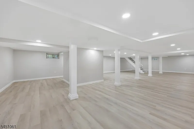 33 Lotz Ave North Haledon, NJ 07508