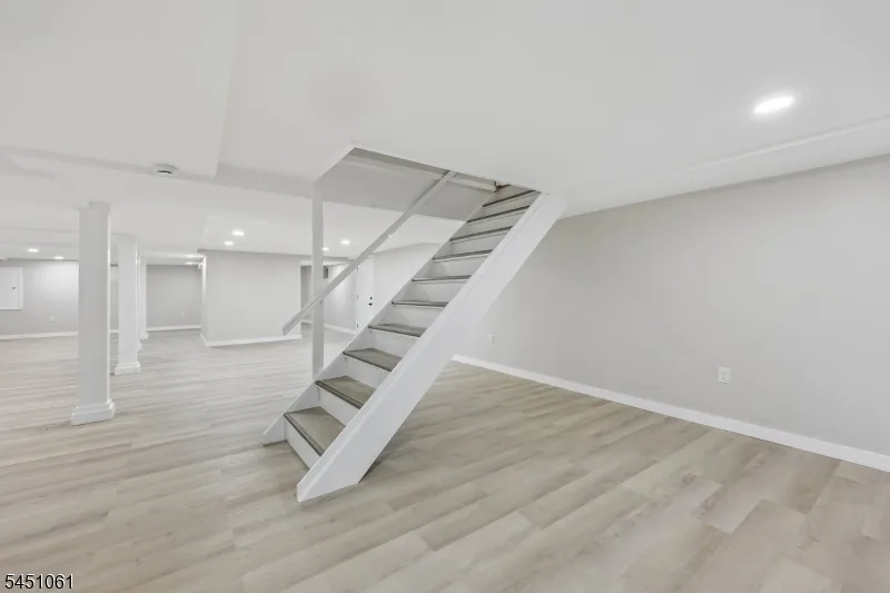 33 Lotz Ave North Haledon, NJ 07508