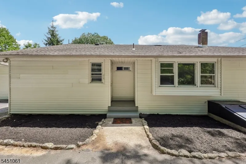 33 Lotz Ave North Haledon, NJ 07508