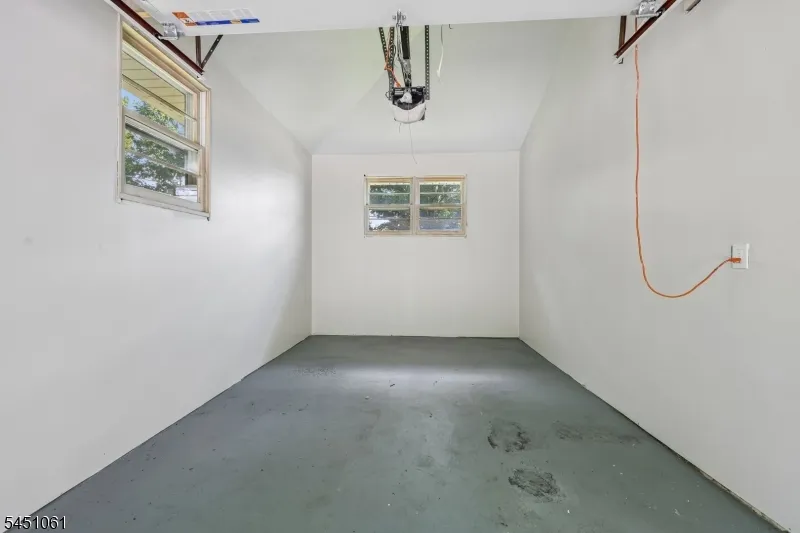 33 Lotz Ave North Haledon, NJ 07508