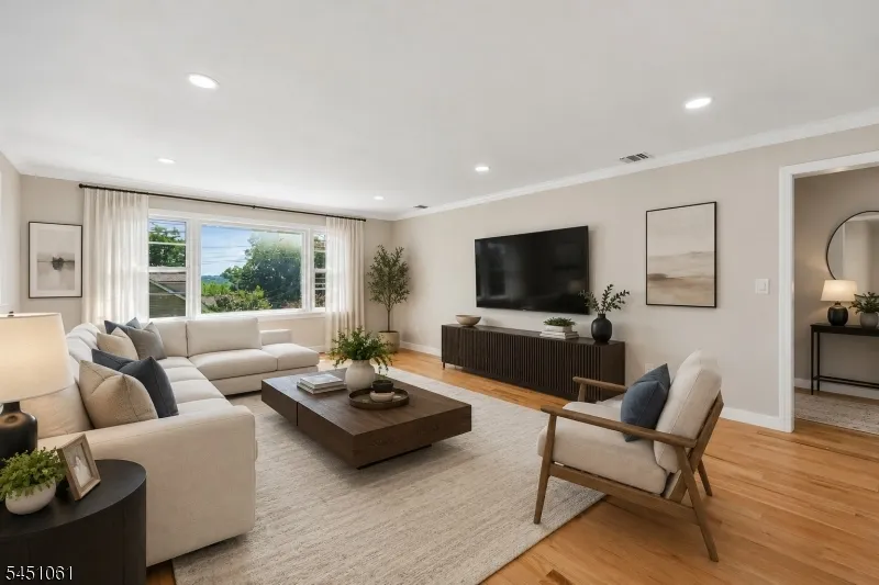 33 Lotz Ave North Haledon, NJ 07508