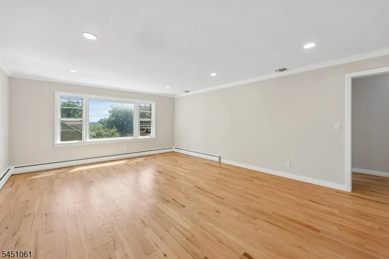 33 Lotz Ave North Haledon, NJ 07508