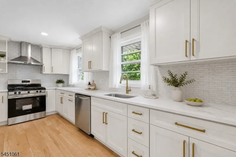 33 Lotz Ave North Haledon, NJ 07508